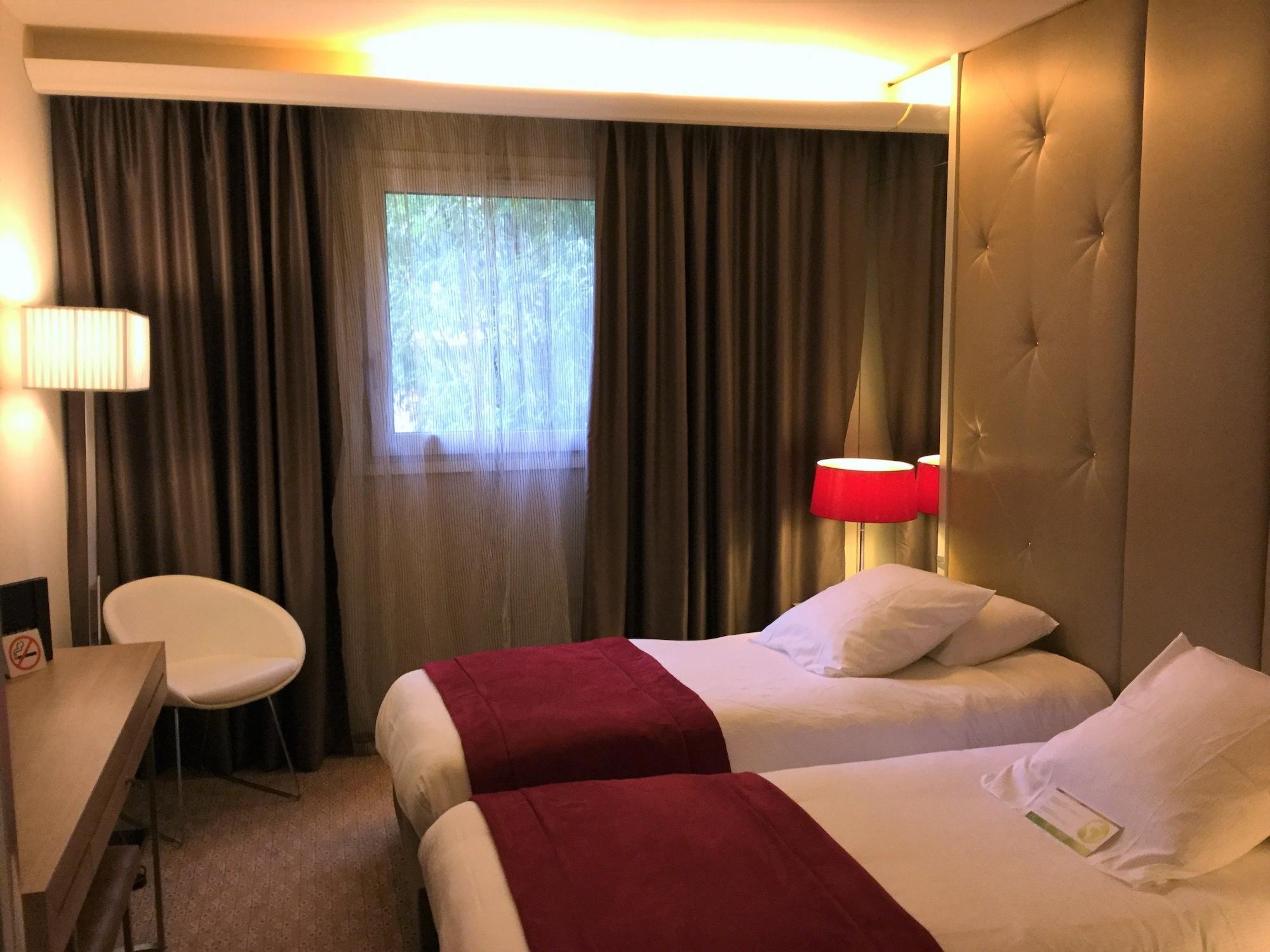Hotel Mermoz Toulouse Bagian luar foto