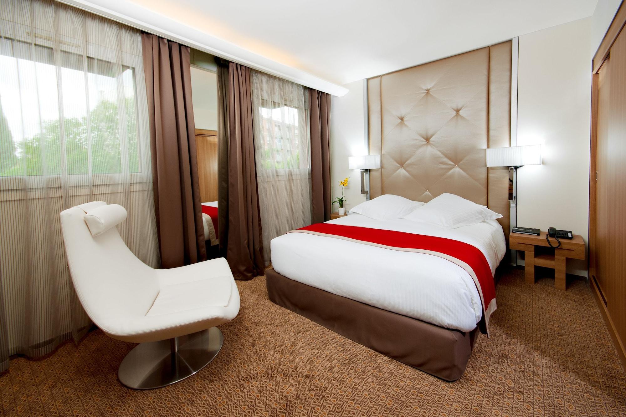 Hotel Mermoz Toulouse Bagian luar foto