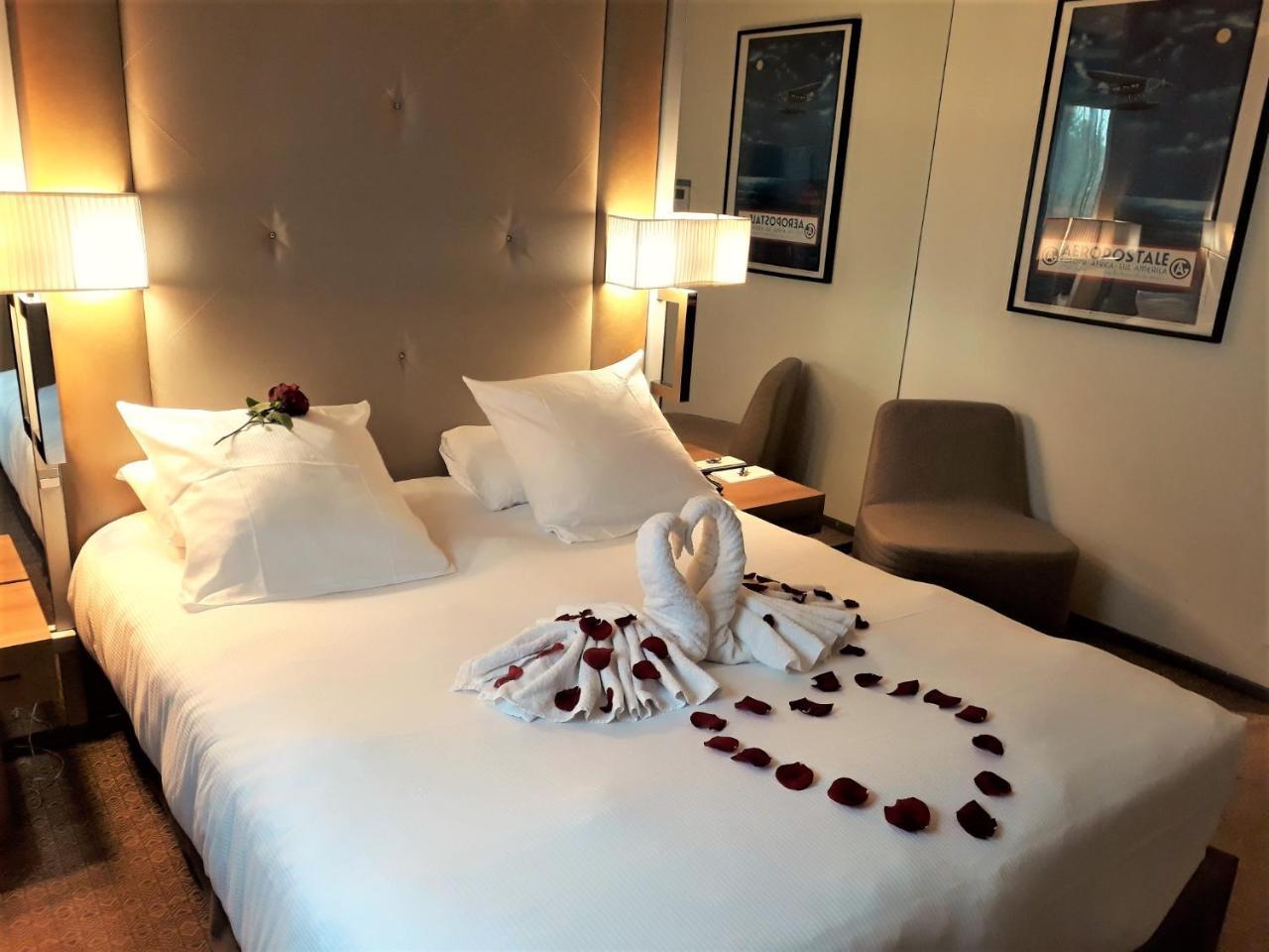 Hotel Mermoz Toulouse Bagian luar foto