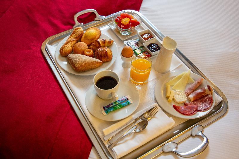 Hotel Mermoz Toulouse Bagian luar foto